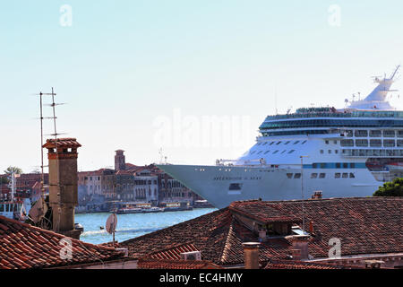 Kreuzfahrtschiff Glanz der Meere, IMO 9070632 Stockfoto