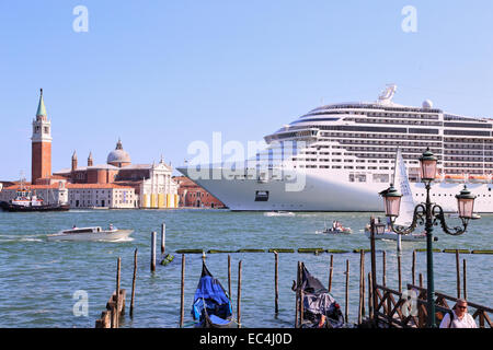 Kreuzfahrtschiff MSC PREZIOSA, IMO 9595321 Stockfoto