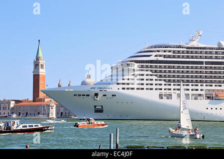 Kreuzfahrtschiff MSC PREZIOSA, IMO 9595321 Stockfoto