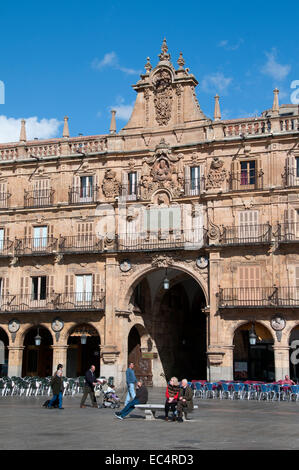 Die Plaza Mayor von Salamanca mit dem Rathaus (Kastilien-Leon)-Spanien-Spanisch Stockfoto