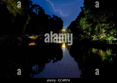 Trebah Garden; Nacht mit Beleuchtung; Cornwall; UK Stockfoto