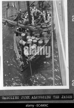 Dieses Bild aus dem Highfill-Album zeigt Flugzeuge von historischer Bedeutung, die für ihre Rolle bei der Entwicklung und Weiterentwicklung der Luftfahrttechnologie erhalten wurden. Stockfoto