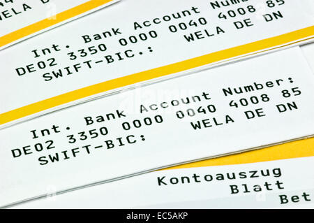 SWIFT Code und IBAN auf einem Kontoauszug Stockfoto