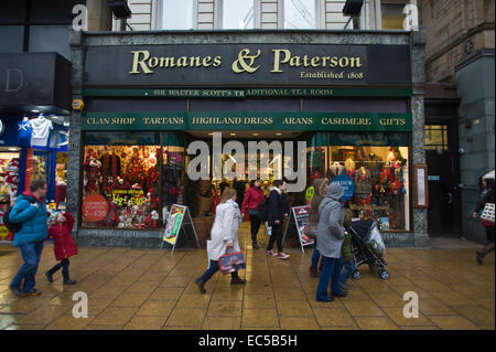 Außenseite des ROMANES & PATERSON-Souvenir-Shop in Edinburgh Schottland, Vereinigtes Königreich Stockfoto