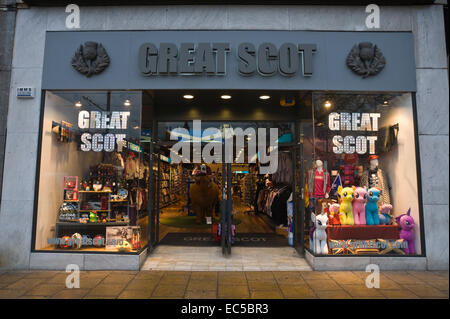 TOLLE SCOT schottischen Shop mit Highland Kuh auf Princes Street Edinburgh Schottland UK Stockfoto