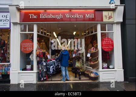 Außenseite des EDINBURGH WOOLLEN Mühle Store auf Princes Street Edinburgh Schottland UK Stockfoto