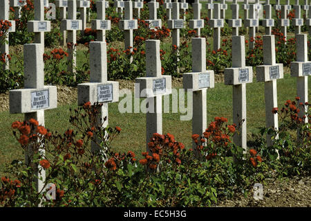 Verdun, Douaumont, größten französischen Soldatenfriedhof aus dem ersten Weltkrieg Stockfoto