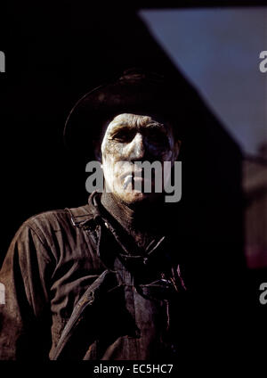 Arbeiter im Werk von Ruß, Sunray, Texas, 1942. Foto von John Vachon. Stockfoto