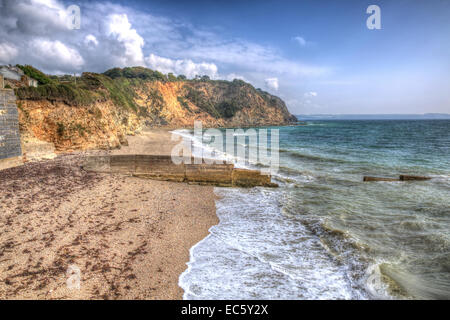 Charlestown Strand in der Nähe von St Austell Cornwall England UK im Sommer mit blauem Himmel und Meer Stockfoto