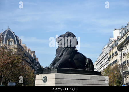 Löwe von Belfort bronze Statue (Auguste Bartholdi) am Place Denfert-Rochereau, Paris Stockfoto