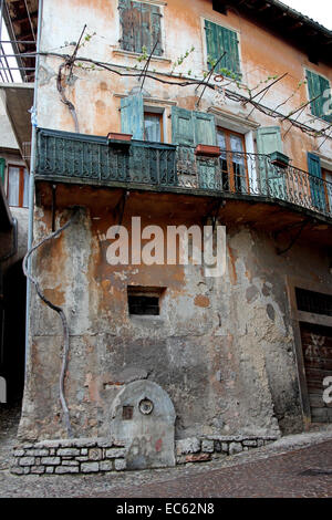 Castello di Brenzone, Hausfassade, Gardasee, Italien Stockfoto