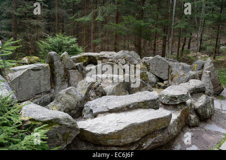 natürliche Wasserbecken für Fußbad nach Kneipp Stockfoto