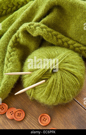 Grüne Wolle Schal Stockfoto