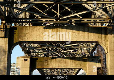 Unterseite der Granville Bridge, Vancouver, BC, Kanada Stockfoto
