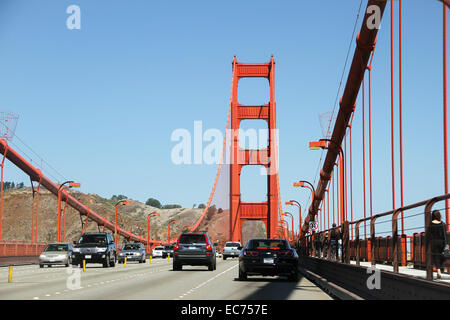 Fahrt über die Golden Gate Bridge, San Francisco, Kalifornien, USA, Nordamerika Stockfoto