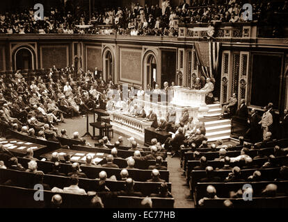 Präsident Woodrow Wilson spricht vor dem Kongress, Ankündigung den Bruch in die offiziellen Beziehungen zu Deutschland.  3. Februar 1917. Stockfoto