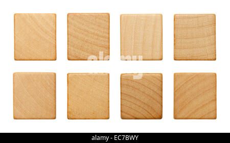 Acht leere Holz Scrabble-Stücke, Isolated on White Background. Stockfoto