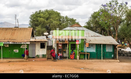 Typische Straßenszene in Namanga, Kenia Stockfoto