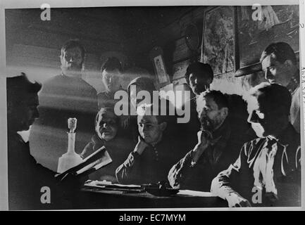 Sitzung des gewählten Management Committee der Kolchose 'Neues Leben'. Moskau (Nähe), UDSSR (Union der Sozialistischen Sowjetrepubliken). Stockfoto