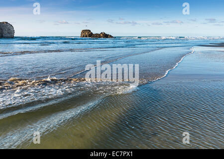 Kapelle Rock am Strand von Perranporth in Cornwall, Großbritannien. Stockfoto