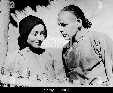 Die gute Erde ist ein 1937 American drama Film über chinesische Bauern, die kämpfen, um zu überleben. Es war auf dem gleichnamigen Buch von Pearl S. Buck und Sterne Paul Muni und Luise Rainer. Stockfoto