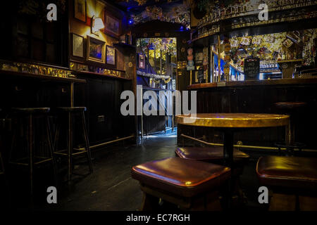 Das Innere der Lamm und Fahne Pub in Covent Garden in London. Stockfoto