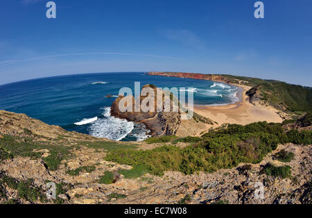 Portugal, Algarve: Blick zum Strand Praia Amado im Natur Park Costa Vicentina Stockfoto