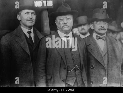 Jak. Garfield, Roosevelt & A.I. Garford" Foto zeigt Politiker James Rudolph Garfield (1865-1950), Sohn von James Abram Garfield; Präsident Theodore Roosevelt (1858-1919) und der industrielle Arthur L. Garford. Stockfoto