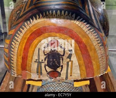 Skarabäus Käfer auf der Sarg von Djedjehutyiuefankh, vom Großen Tempel in Deir el-Bahri, Theben, Ägypten. Bis 25. Dynastie ca. 770-712 v. Chr. datiert Stockfoto