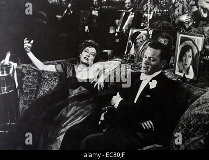 Sunset Boulevard 1950 amerikanischen Film noir und Co - von Billy Wilder geschrieben. Sterne William Holden als Joe Gillis, einem erfolglosen Drehbuchautor, und Gloria Swanson als Norma Desmond, eine verblasste Silent Movie Star Stockfoto