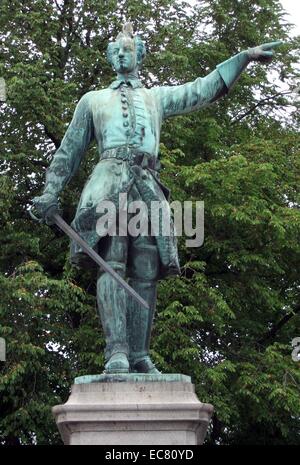 Statue von Charles XII auch Carl (1682-1718), latinisiert zu Carolus Rex, war der König von Schweden von 1697 bis 1718. Er gehörte zu dem Haus von Pfalz-zweibrücken, einer Nebenlinie der Wittelsbacher. Charles war der einzige überlebende Sohn von Karl XI und Ulrika Eleonora der Ältere. Er macht, nach sieben - Monat Übergangsregierung, im Alter von 15 Jahren. Stockfoto