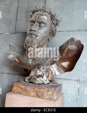 Christus gekreuzigt von Helen Huntington Jennings, Coventry Cathedral, England Stockfoto