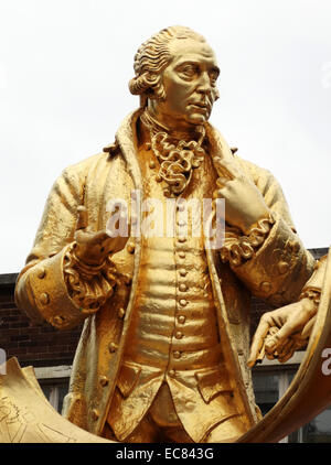 William Bloye die Statue von Matthew Boulton; James Watt und William Murdoch; drei der berühmtesten Männer von Birmingham. Es war, die Teil eines Civic Center Komplex geworden, aber die einzigen Teile, die überhaupt durchgeführt wurden, waren Baskerville Haus und in der Halle der Erinnerung in Centenary Square. Stockfoto