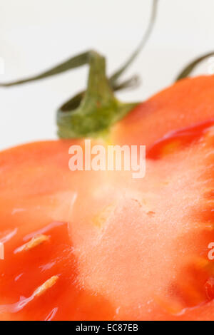 rote Tomate Nahaufnahme beschnitten, erschossen studio Stockfoto