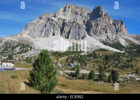 Dolomitian Berggruppe genannt Tofane (Piccolo Laguazoi Peak) vom Passo Falzarego Stockfoto