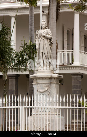 Mauritius, Port Louis, Königsweg, Statue von Königin Victoria außerhalb Government House Stockfoto