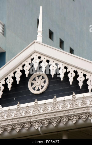 Mauritius, Port Louis, Rue St-Georges, verziert Traufe des eleganten Kolonialzeit Gebäude Fassade Stockfoto