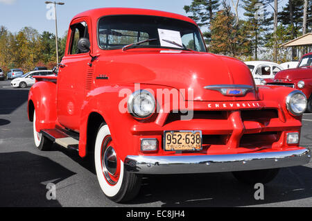 Ein 1954 Chevrolet Pickup-Truck. Stockfoto