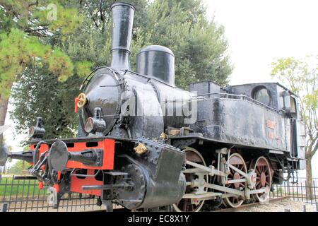 Brescia, Italien, Burg von Brescia, die Dampfmaschine von 1908, die erste Lokomotive, die in der Schiene Brescia Edolo verwendet Stockfoto