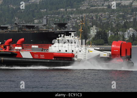 Canadian Coast Guard Hovercraft Manöver üben. Stockfoto