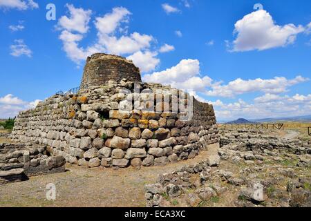 Der Nuraghe Santu Ballantine aus der Bronzezeit, Torralba, Sassari, Sardinien, Italien Stockfoto