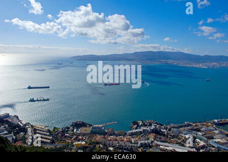 Gibraltar-Stadt mit der Bucht von Algeciras, Spanien, am Rücken, Gibraltar, Britische überseegegend, Iberische Halbinsel, Europa Stockfoto