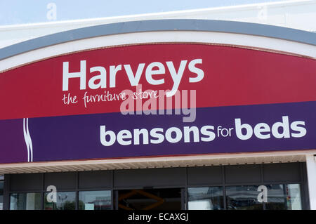 Melden Sie sich über Eingang zu Harveys und Bensons für Betten Shop, UK. Stockfoto