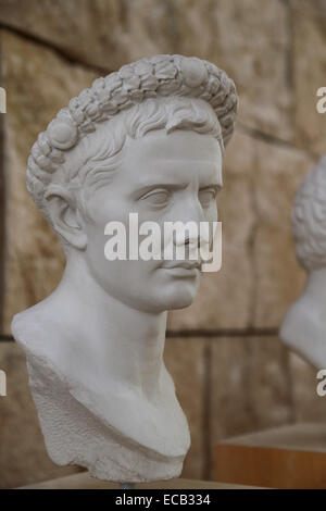 Augustus (63BC-14AD). Gründer des römischen Reiches und erster Kaiser (27-14AD). Büste. Kopie des Putzes. Ara Pacis Museum. Rom. Stockfoto