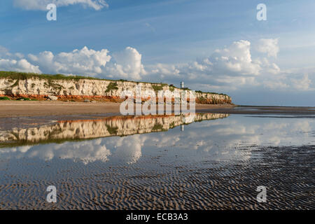 Die markanten Felsen bei Ebbe am alten Hunstanton, Norfolk, England Stockfoto