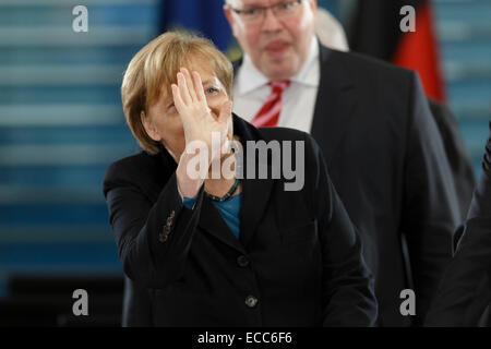 Berlin, Deutschland. 11. Dezember 2014. Treffen von Angela Merkel mit den Ministerpräsidenten der deutschen Bundesländer im Bundeskanzleramt am Dezember 11, 2014 in Berlin, Deutschland. / Foto: Bundeskanzlerin Angela Merkel (CDU), vor dem Meeting starten. Bildnachweis: Reynaldo Chaib Paganelli/Alamy Live-Nachrichten Stockfoto