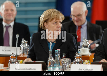 Berlin, Deutschland. 11. Dezember 2014. Treffen von Angela Merkel mit den Ministerpräsidenten der deutschen Bundesländer im Bundeskanzleramt am Dezember 11, 2014 in Berlin, Deutschland. / Foto: Bundeskanzlerin Angela Merkel (CDU), vor dem treffen. Bildnachweis: Reynaldo Chaib Paganelli/Alamy Live-Nachrichten Stockfoto