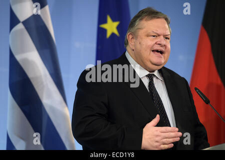 Berlin, Deutschland. 11. Dezember 2014. Griechische Außenministerin Evangelo Venizelos spricht an das Auswärtige Amt in Berlin, Deutschland, 11. Dezember 2014. Foto: RAINER JENSEN/Dpa/Alamy Live-Nachrichten Stockfoto