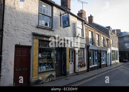 Geschäfte in der berühmten literarischen Stadt von Hay-on-Wye in Powys, Wales Stockfoto