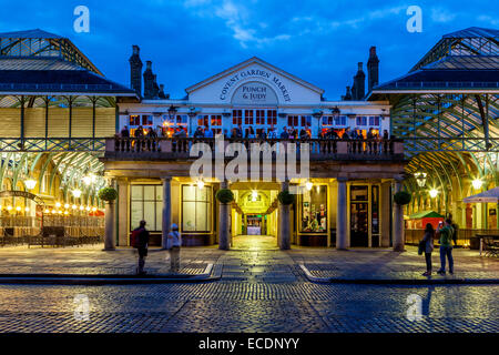 Der Punch and Judy Pub, Covent Garden, London Stockfoto